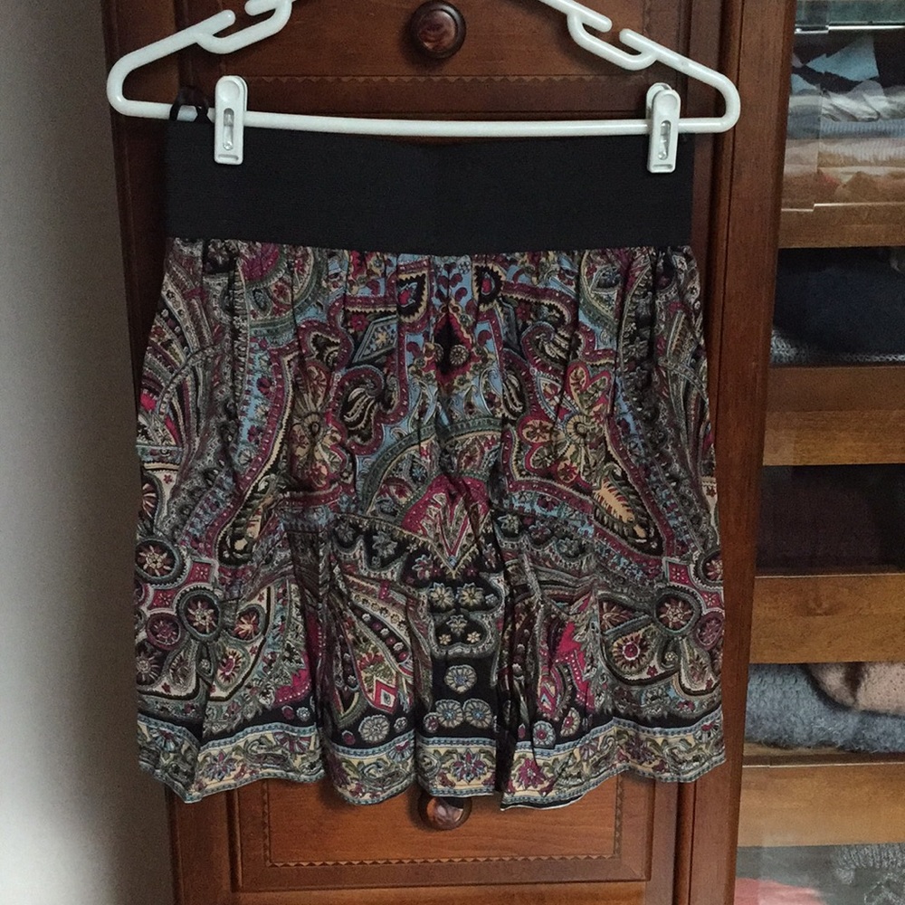 Flowy Skirt w/Elastic Waistband
